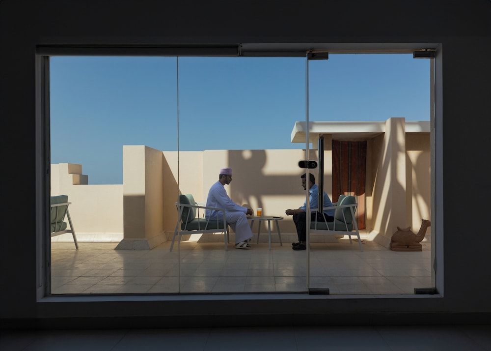 Muscat Hills Hotel 60/63