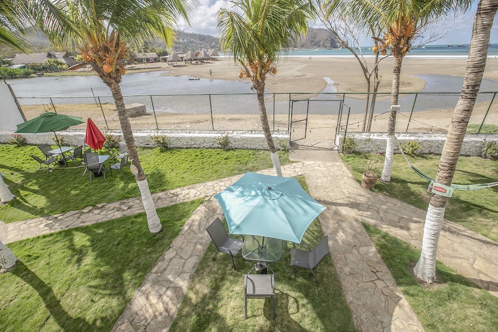 Hotel Mozonte San Juan del Sur 24/26