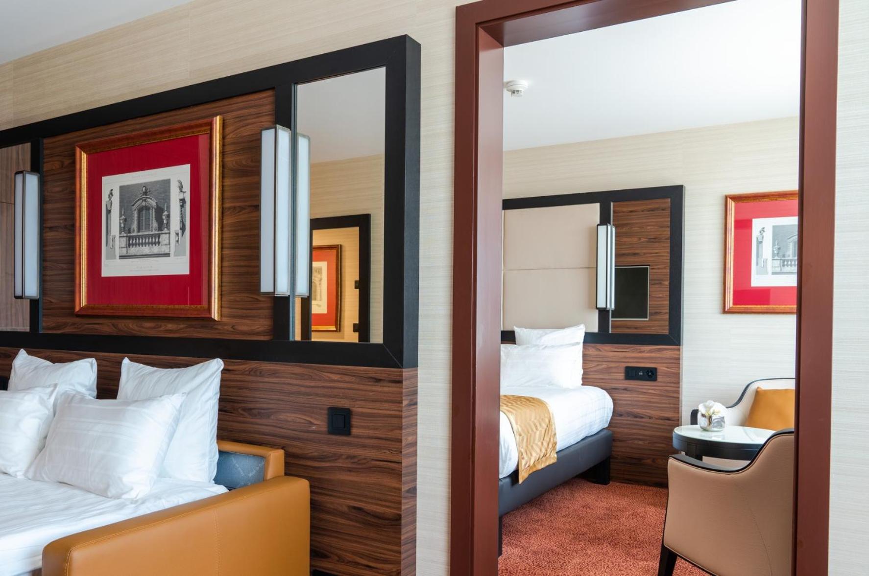 Family Suite, Quattro, Queen Bed, Sofa، Nash Suites Hotel 2/5
