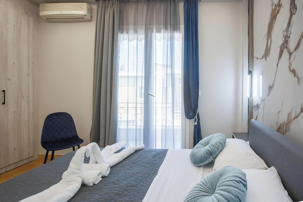 ID Holiday Living 20/72