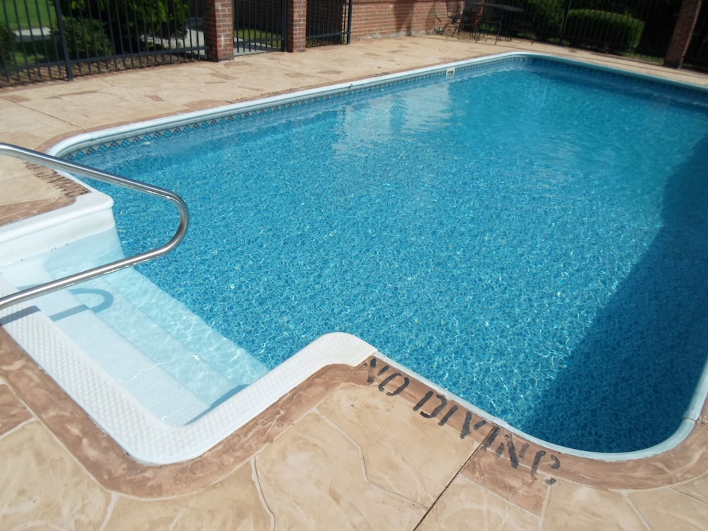 Baymont by Wyndham Adairsville 30/41
