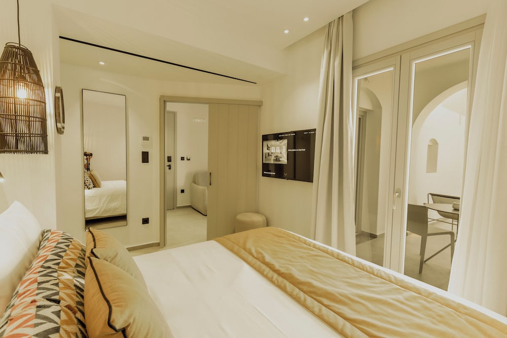 Opal, Suite, King Bed, Outdoor Jetted Tub, Sofa