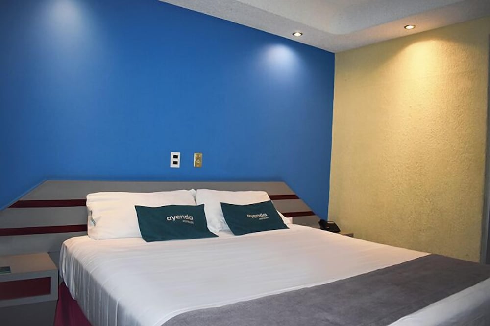 ROOM, DOUBLE BED