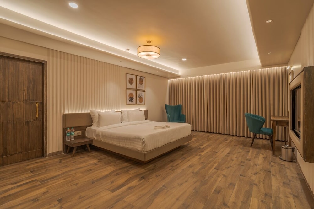 Phoenix Resort 14/37