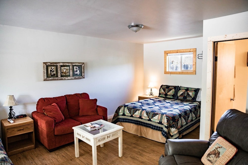 Rocky Mountain Inn 26/50