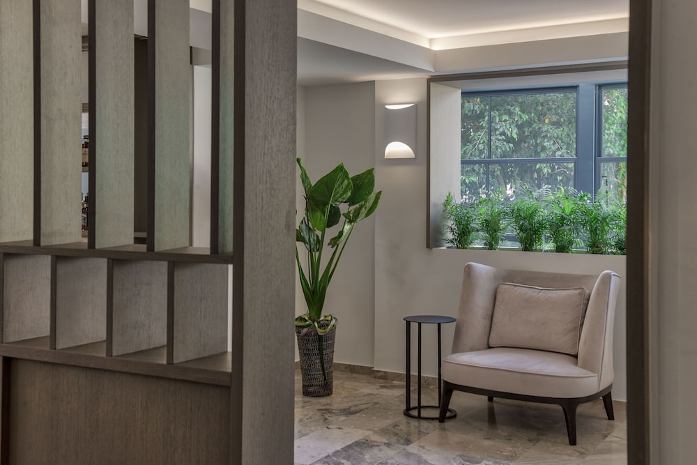 Bitzaro Hotel 32/50