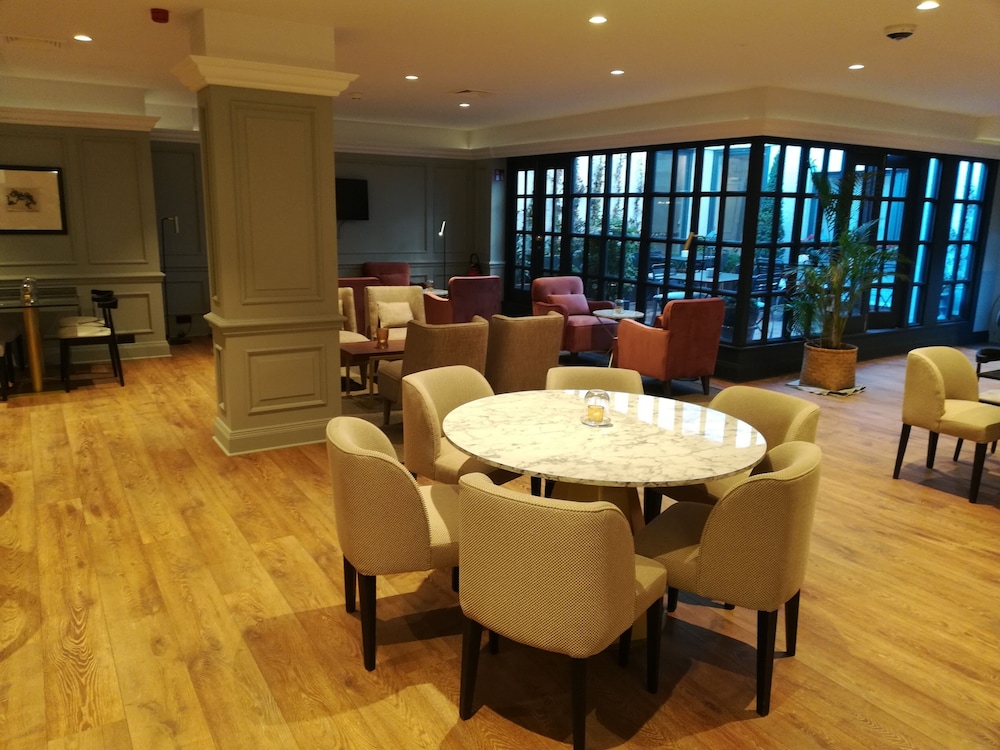 restaurant cafeteria