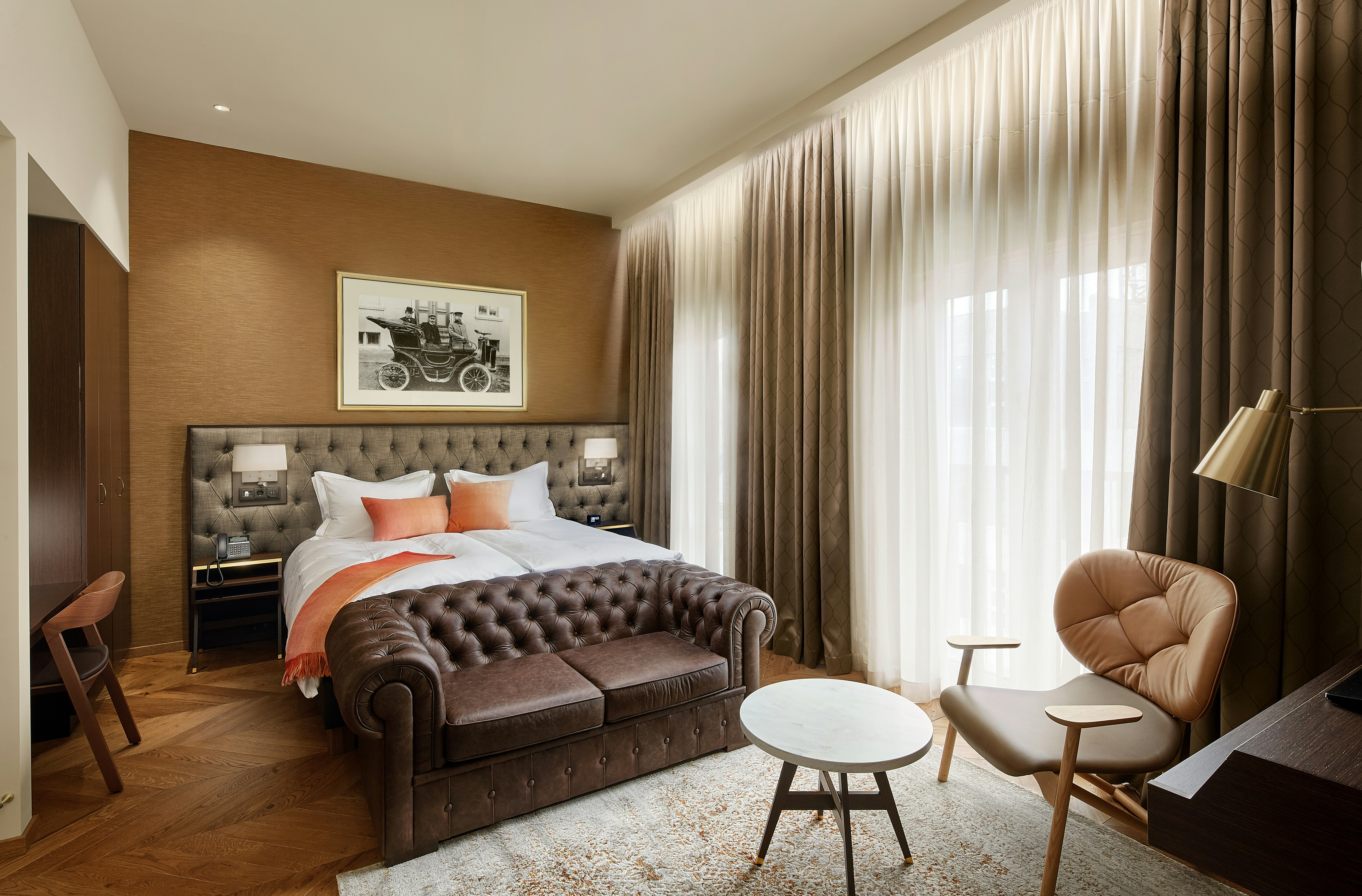 DELUXE, KING BED, SOFA