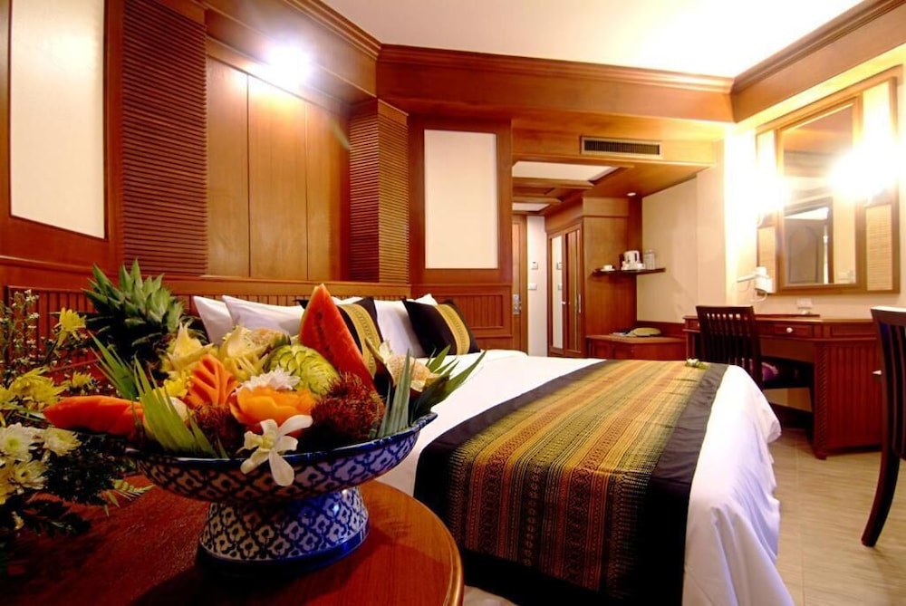 Phi Phi Island Cabana Hotel 36/69