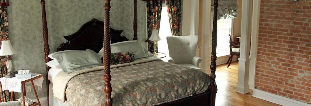 Springside Inn 9/44