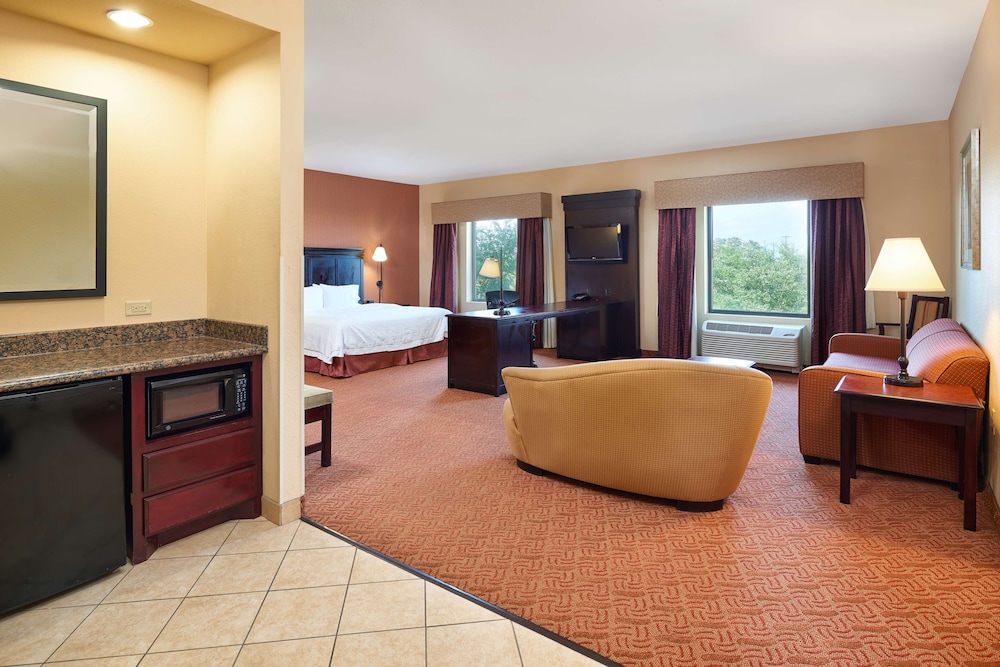 Hampton Inn & Suites Austin South/Buda 17/39