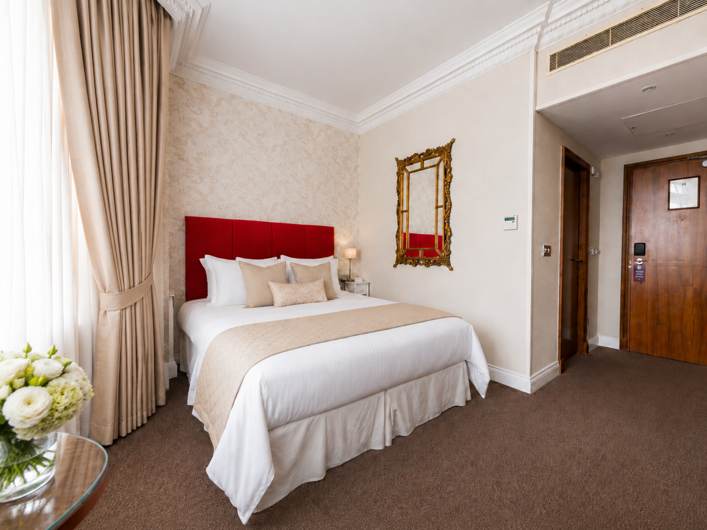 Superior, Double Bed, Ground Floor, Ashburn 3/10