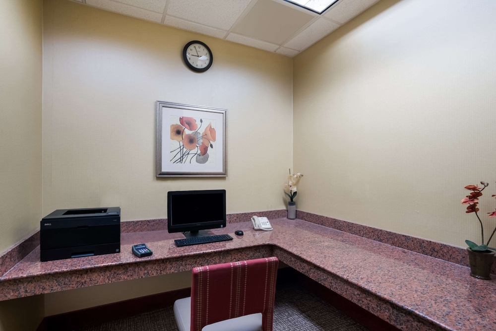 Comfort Suites Suffolk Chesapeake 44/47