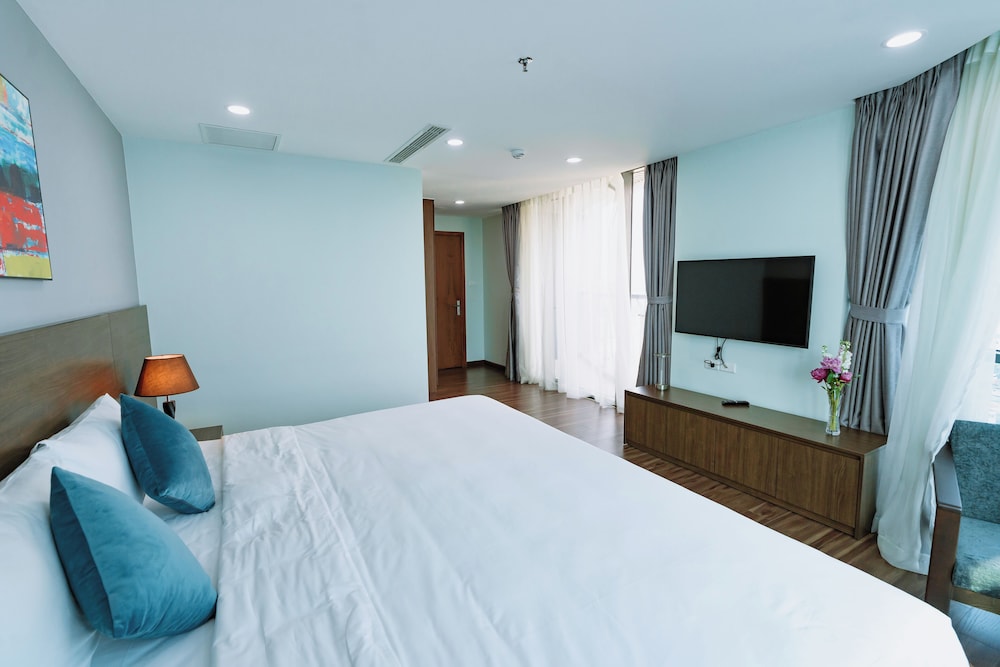APARTMENT, LAKE VIEW