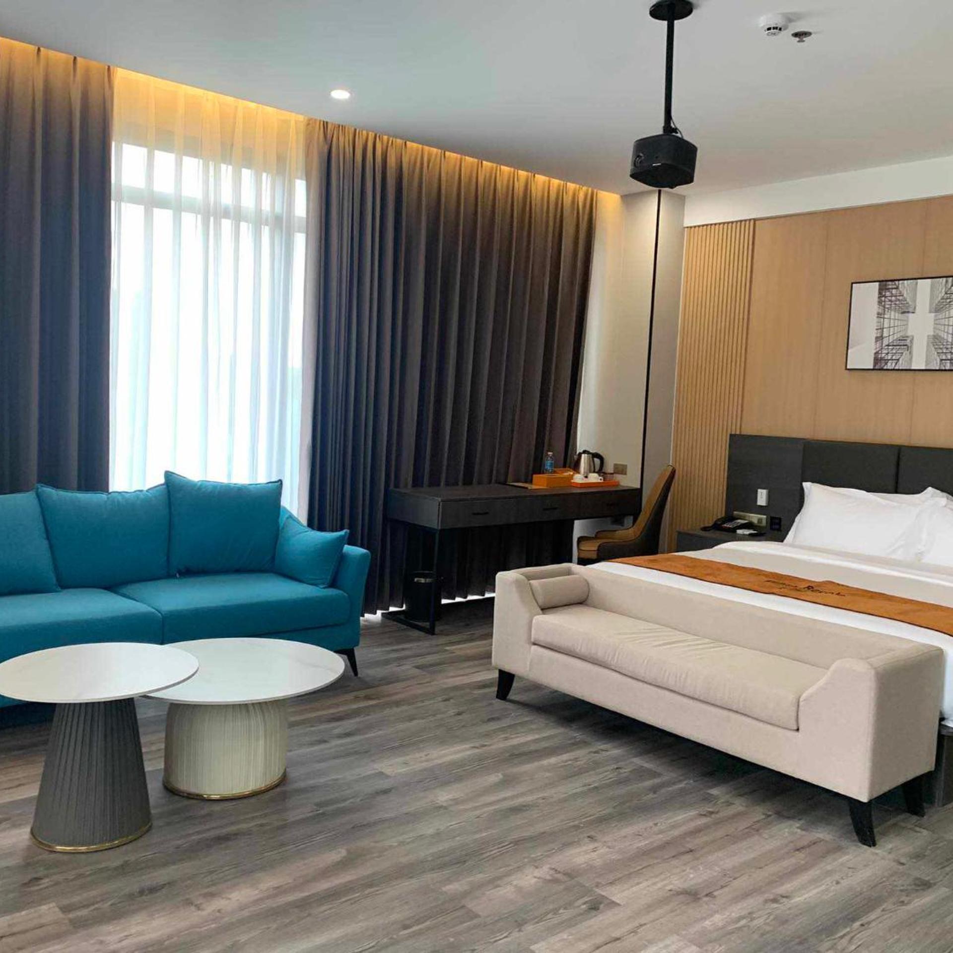 Venus Royale Hotel 24/63