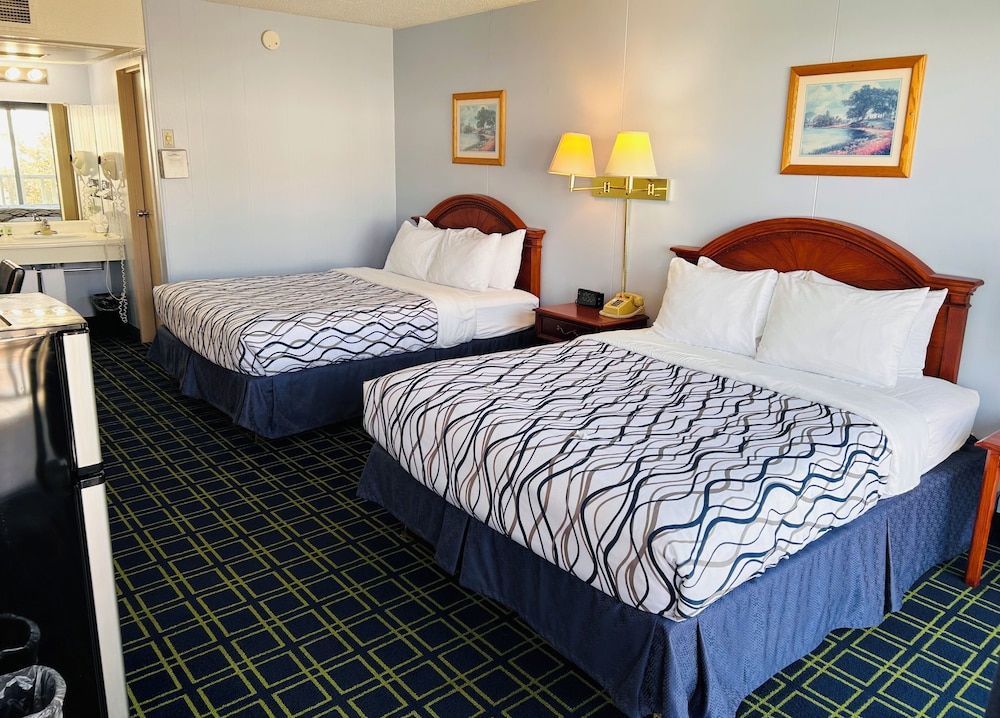 Hospitality Inn & Suites 13/37
