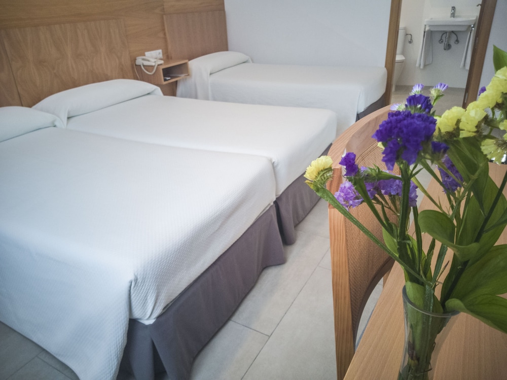 Hotel Abadi 30/48