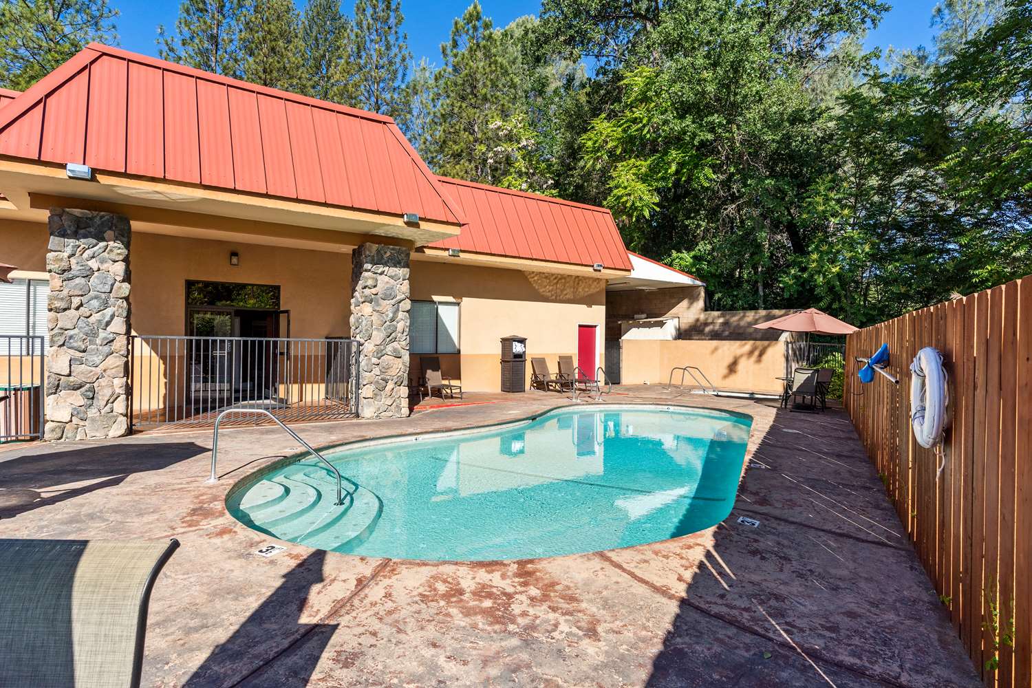 Best Western Plus Yosemite Way Station Motel 23/44