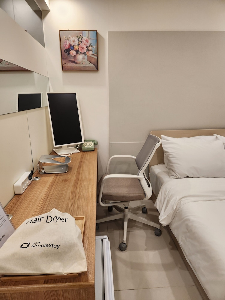 Simple Stay Hotel 69/78