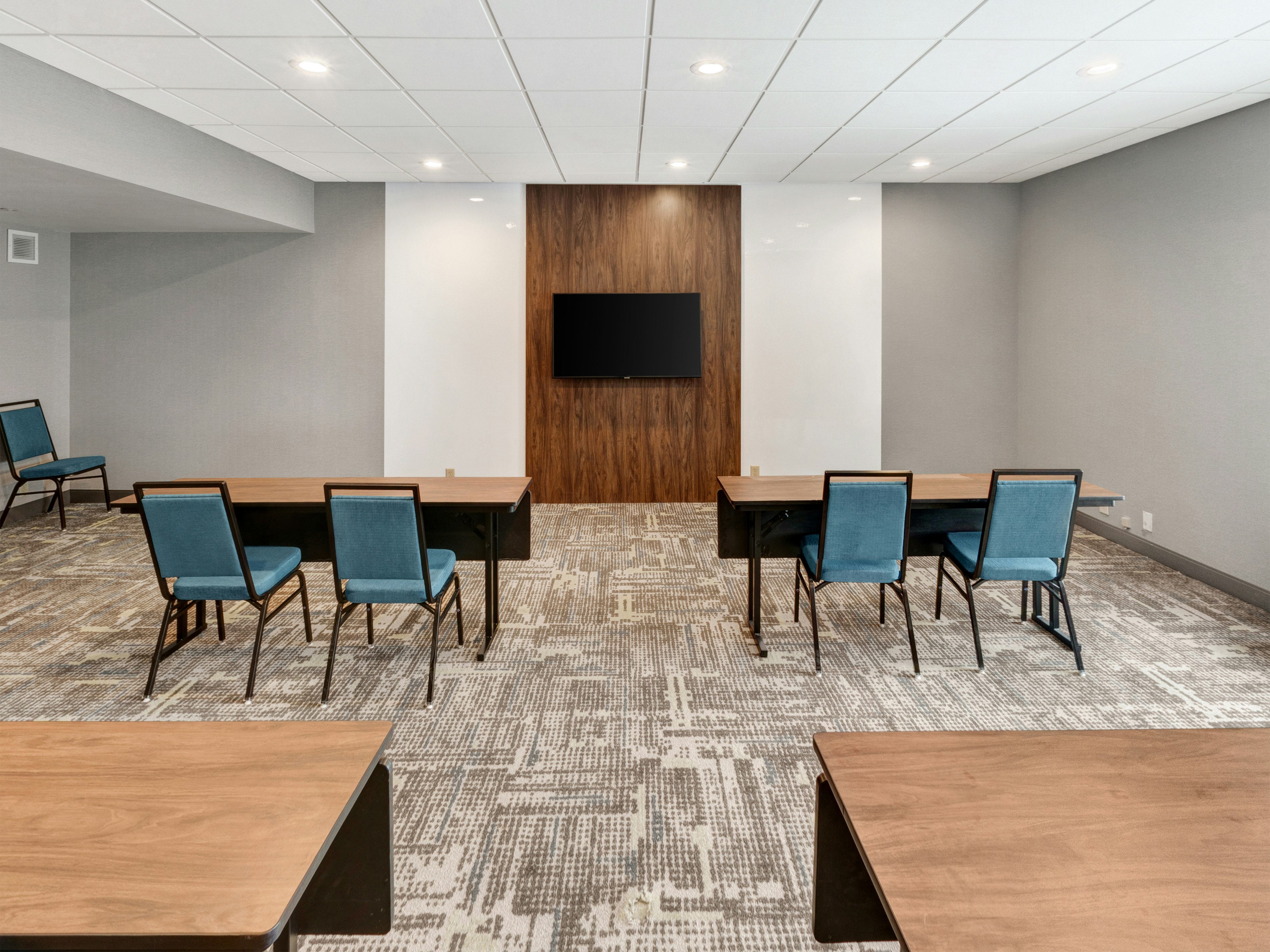 Hampton Inn Pittsburgh-Monroeville 38/41
