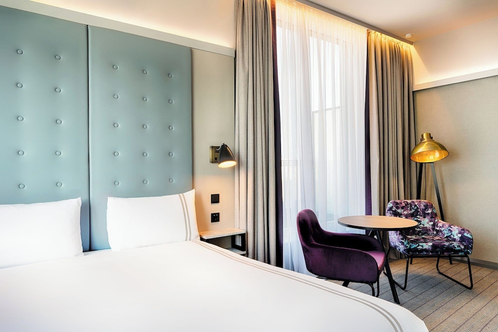 Premier Inn Berlin Alexanderplatz Hotel 13/53