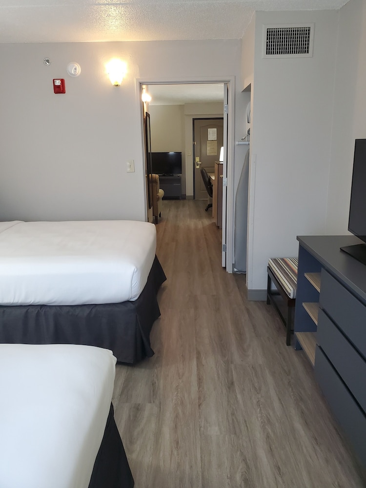 Country Inn & Suites by Radisson, Buford at Mall of Georgia, GA 9/51