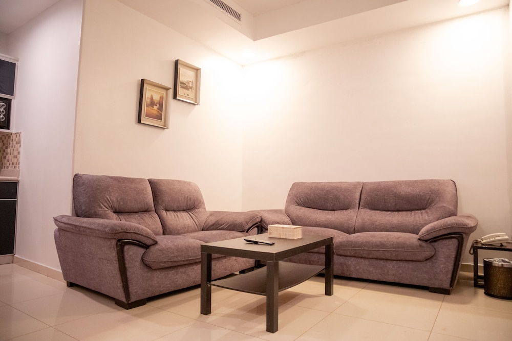 فندق قصر العرين - طريق المدينة(Areen Palace Hotel - Almadina Road) 38/39