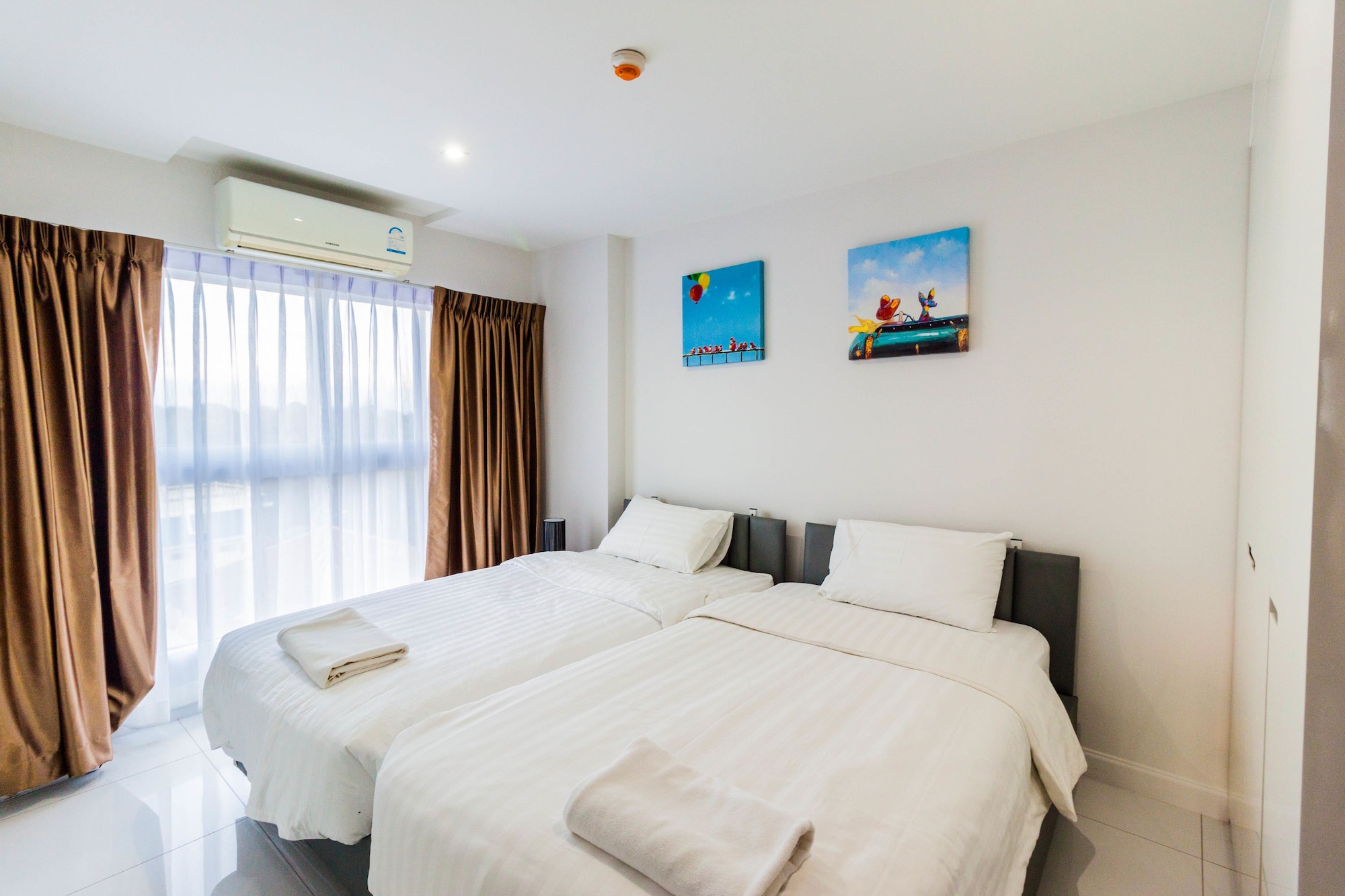 3 BEDROOMS, APARTMENT