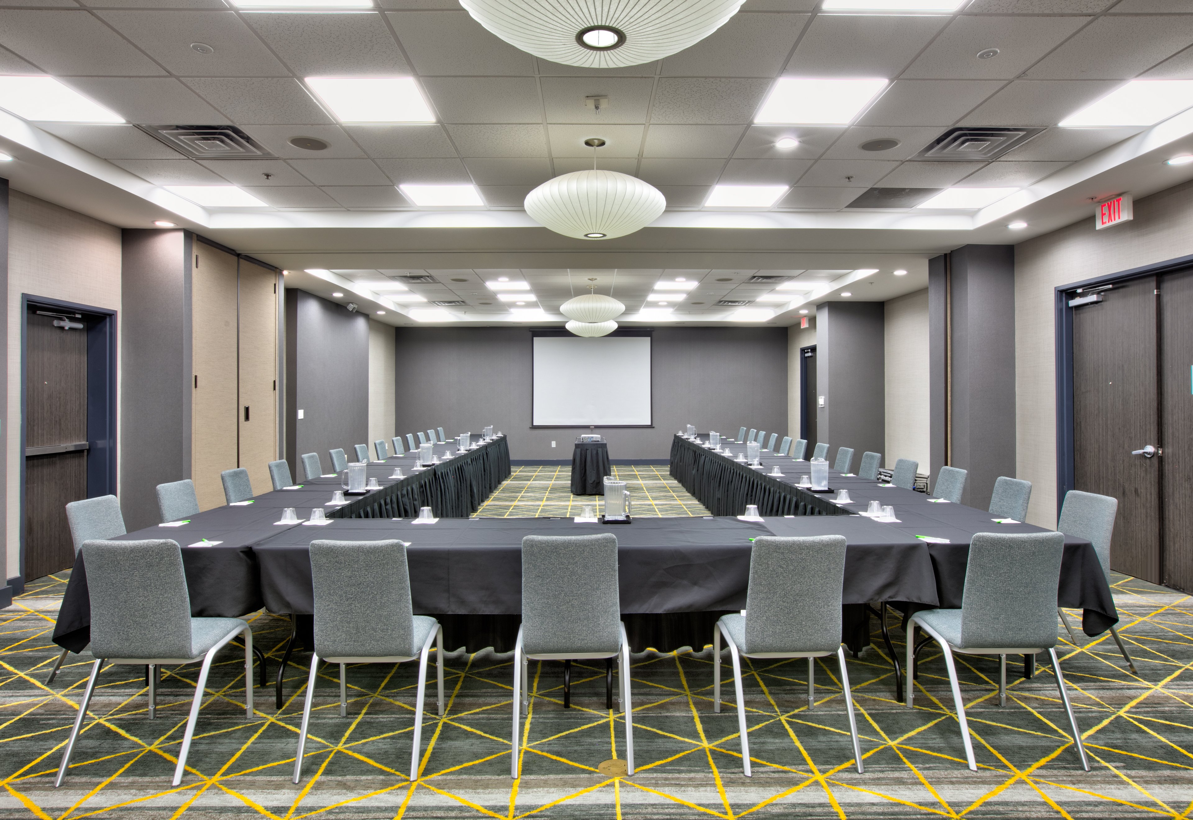 Holiday Inn Dfw South 48/64