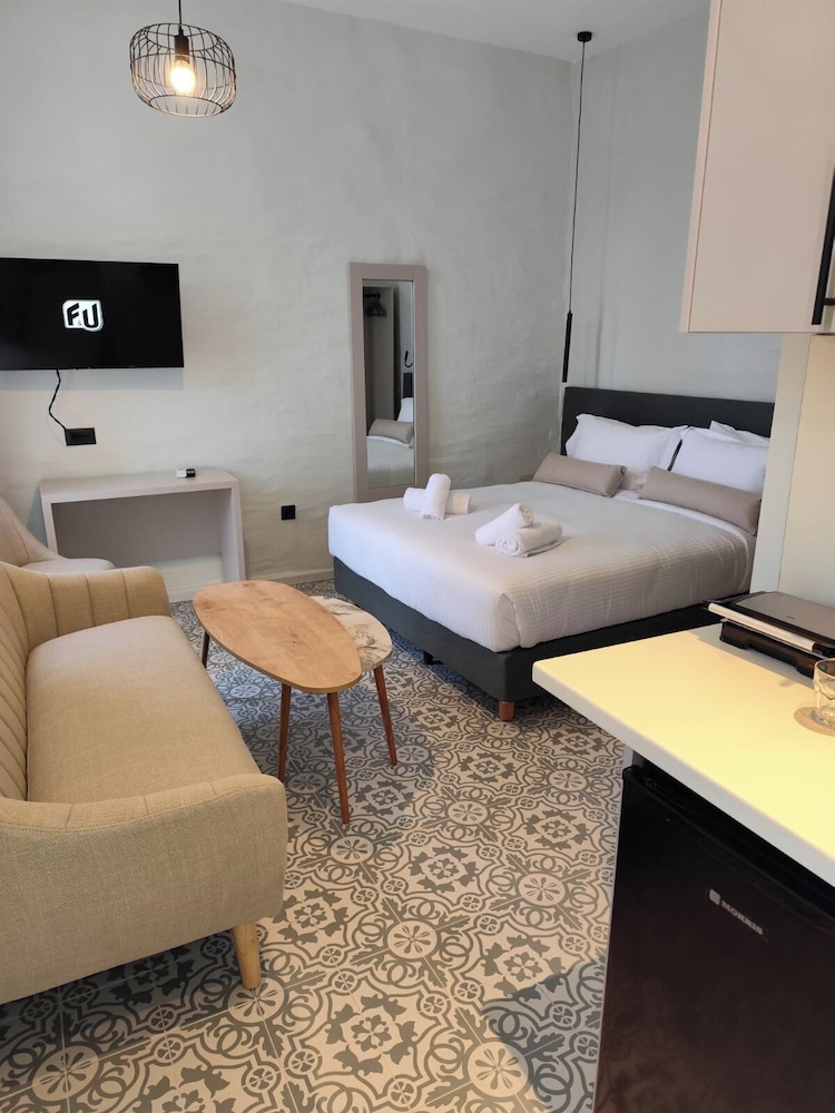 Acandia Hotel 55/63