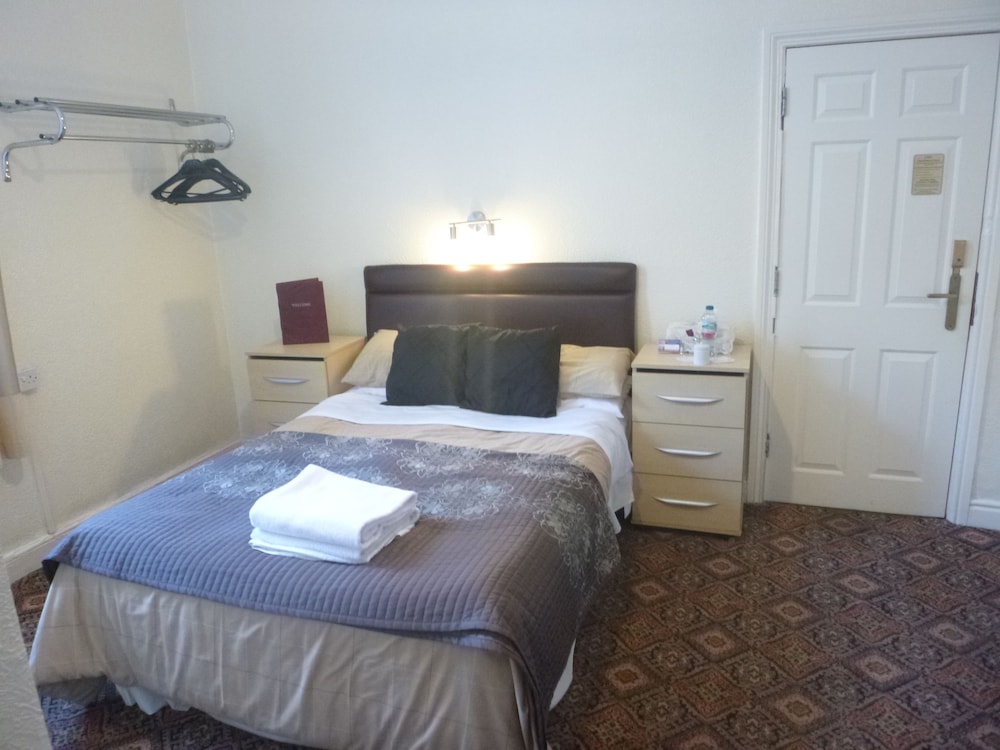 The Warwick - Guest House 12/50