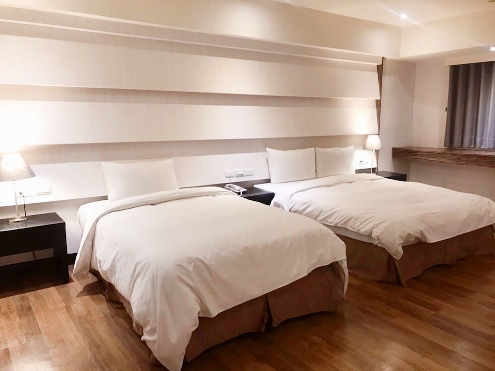 Hotel Rich 11/60
