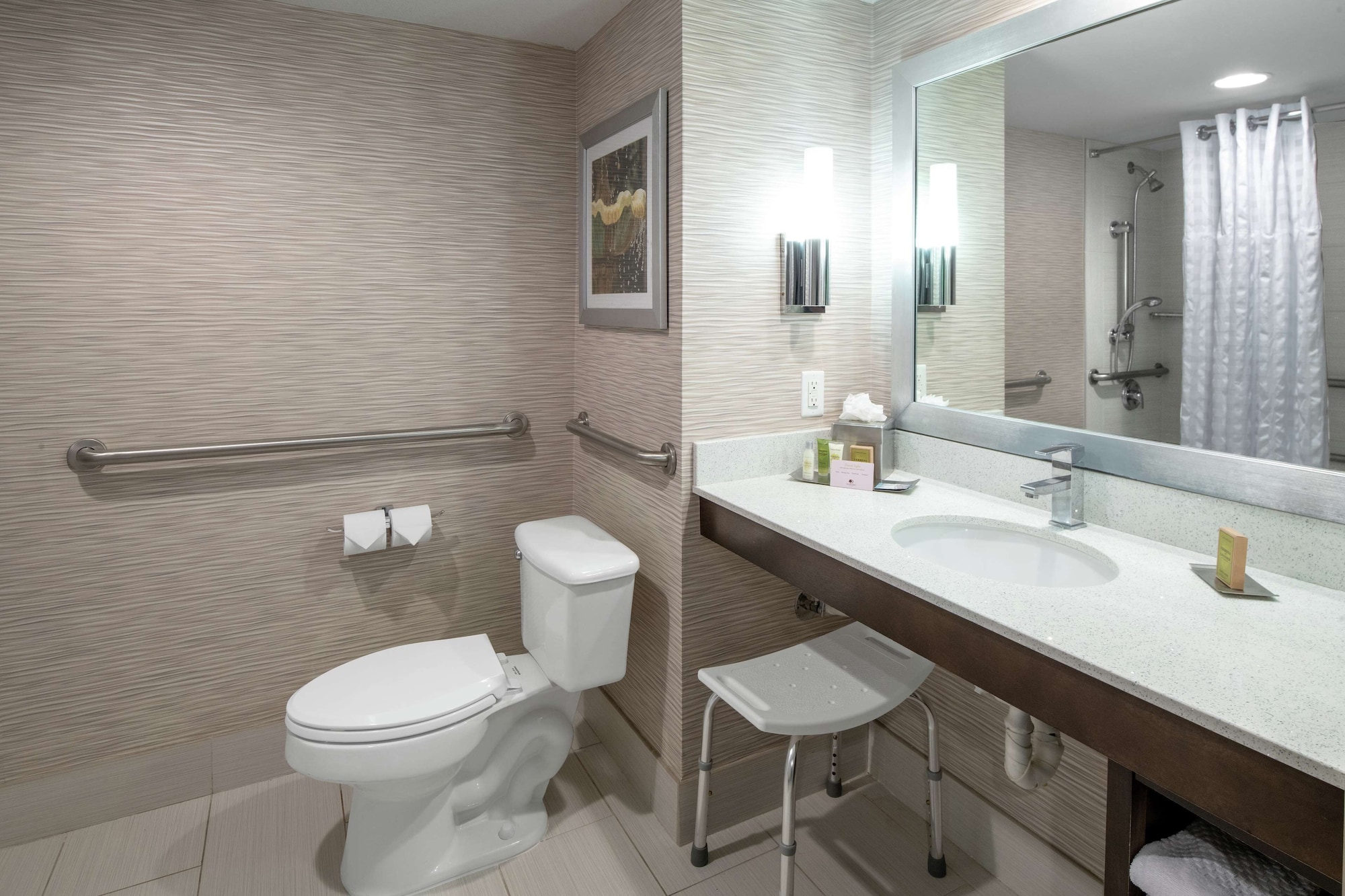 Room, King Bed, Balcony or Patio, Accessible، Doubletree By Hilton Hotel Jacksonville Airport 5/8