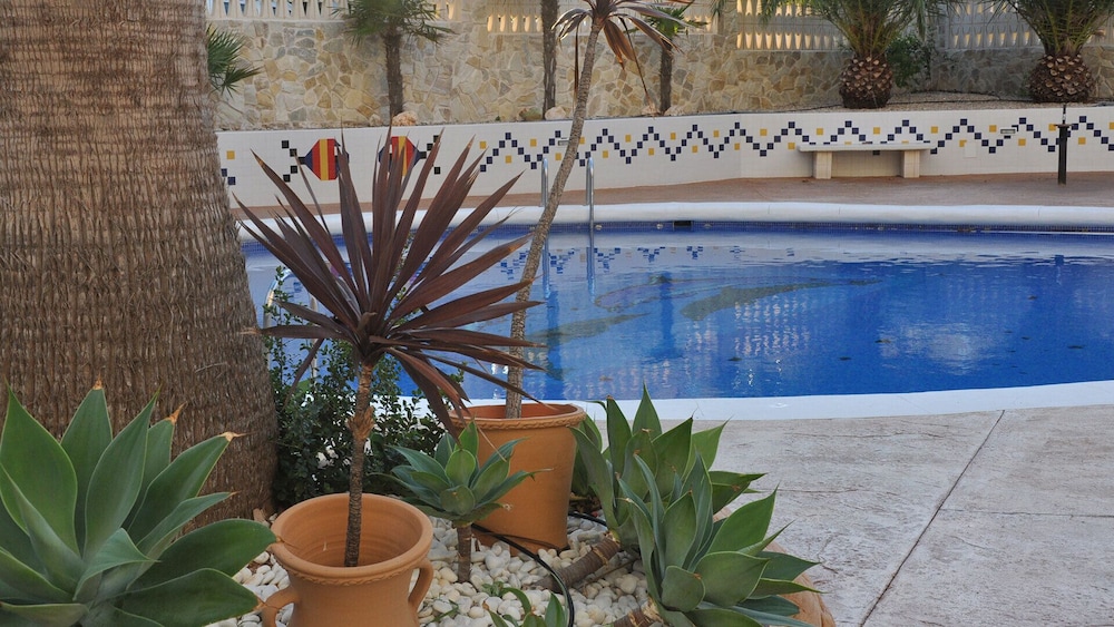 TURQUESA BEACH APARTMENTS 10/18