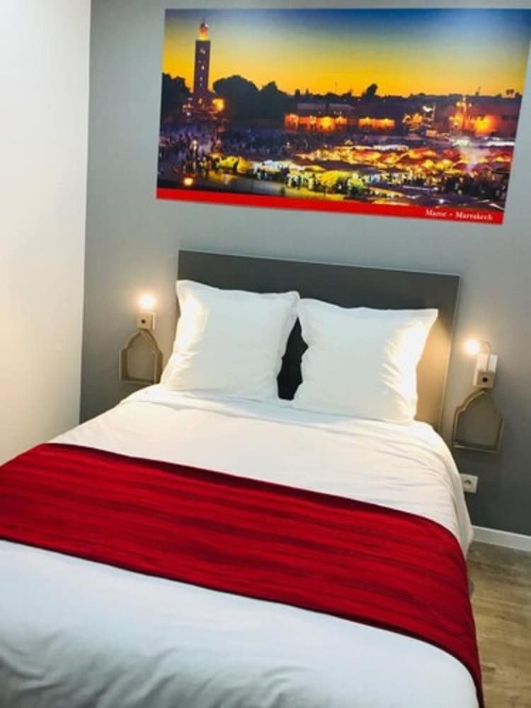 Paris Hotel Clichy 16/36