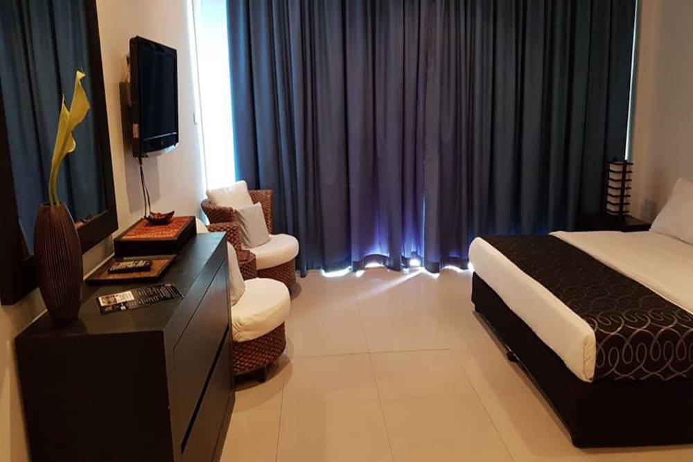 East Suites 40/73