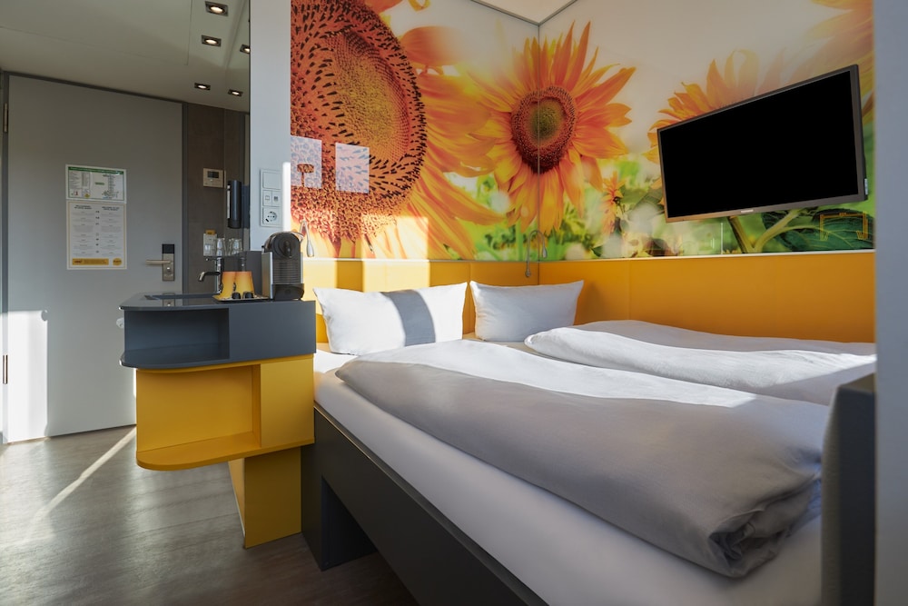 ROOM, SINGLE, DOUBLE BED