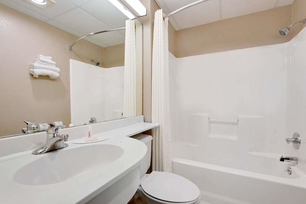 Microtel Inn And Suites Joplin 8/19