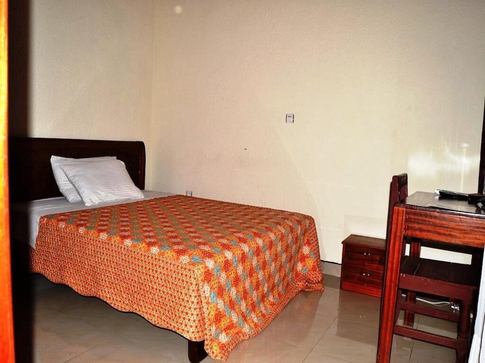 Martin Aviator Hotel 27/70