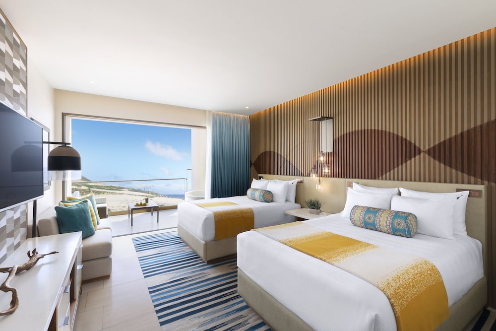 ROYAL, ROCK, 2 QUEEN BEDS, OCEAN VIEW