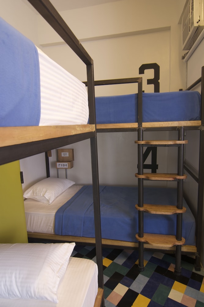 Junction Hostels 23/50