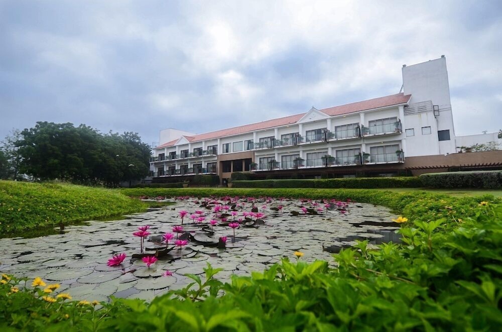 Club Mahindra Kensville Golf Resort 6/55