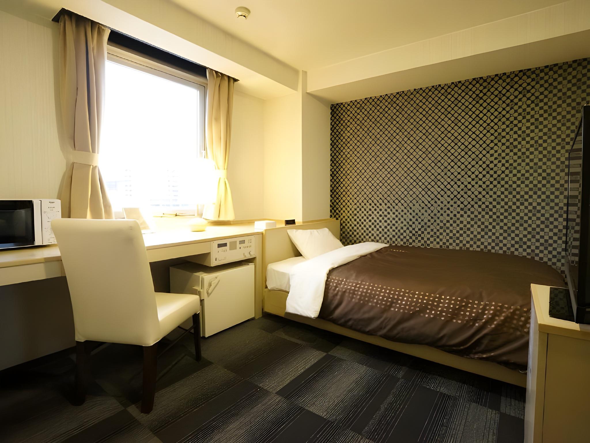 Semi Room, Double Bed, Smoking