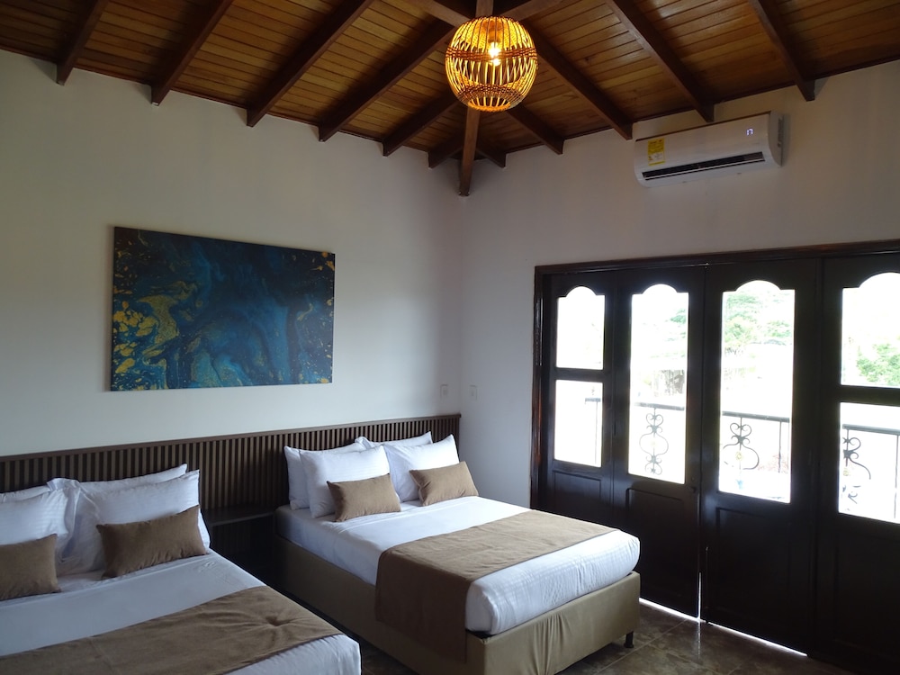 Hotel Palmas De Alcala 14/50
