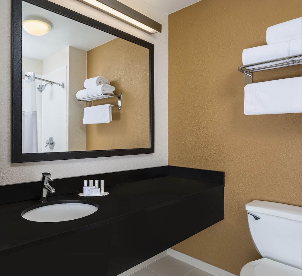 Fairfield Inn And Suites By Marriott Valparaiso 7/17