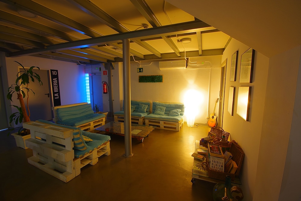 All Iron Hostel 27/50