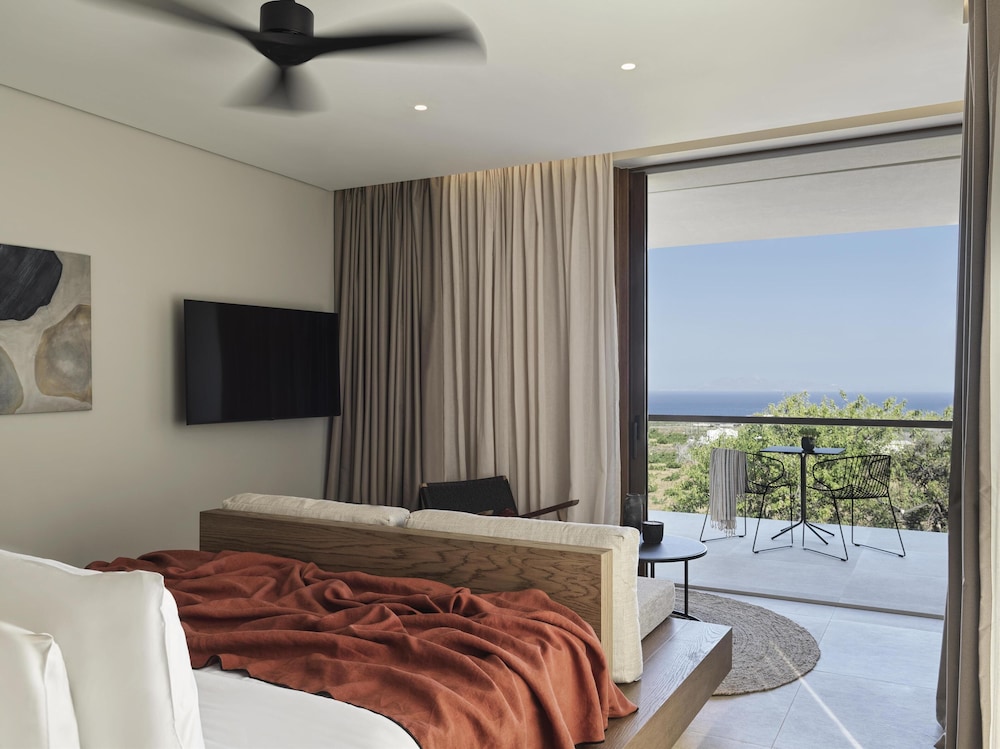 Magma Resort Santorini in of the Unbound Collection by Hyatt 20/64