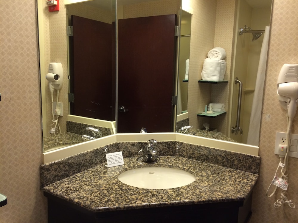 Upgrade, Efficiency, Suite, 2 Queen Beds, Sofa, Accessible