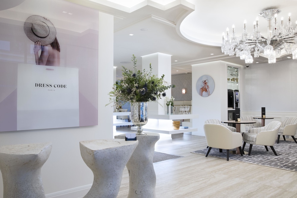 Hotel Dress Code And Spa 48/58