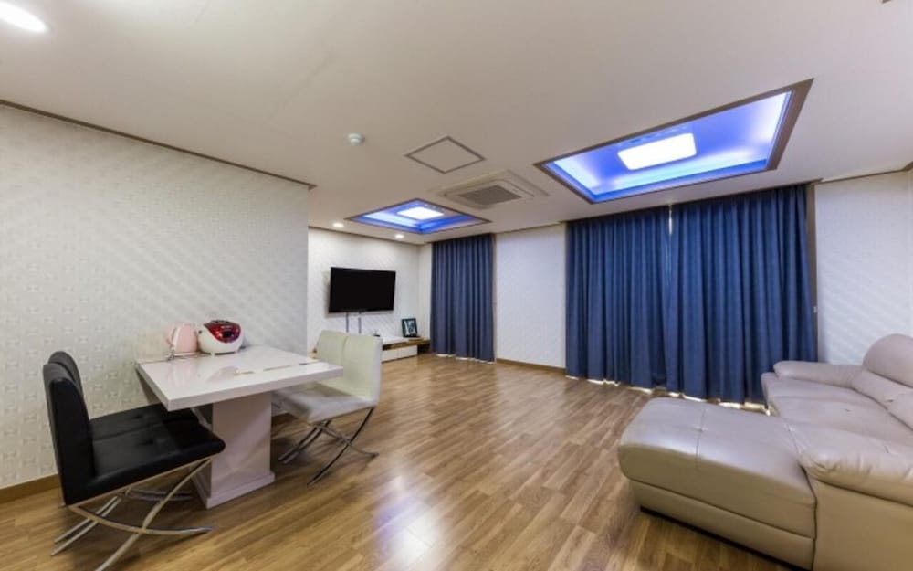 Mud Beach Hotel 30/57